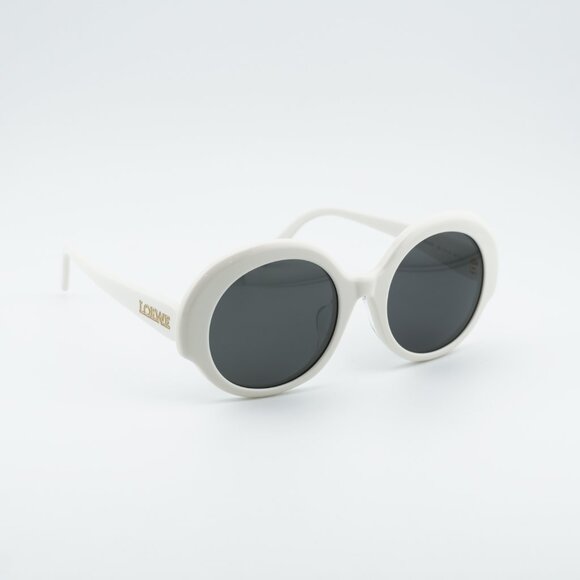 Loewe LW40135F 25A Sunglasses White Round Frame, Grey Lenses main image 6